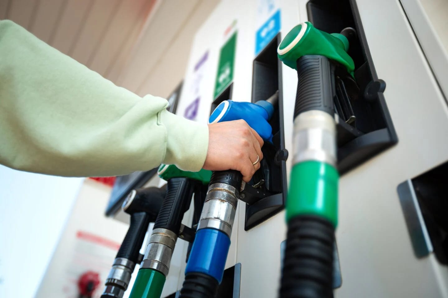 Vanaf morgen komt er andere benzine uit de pomp